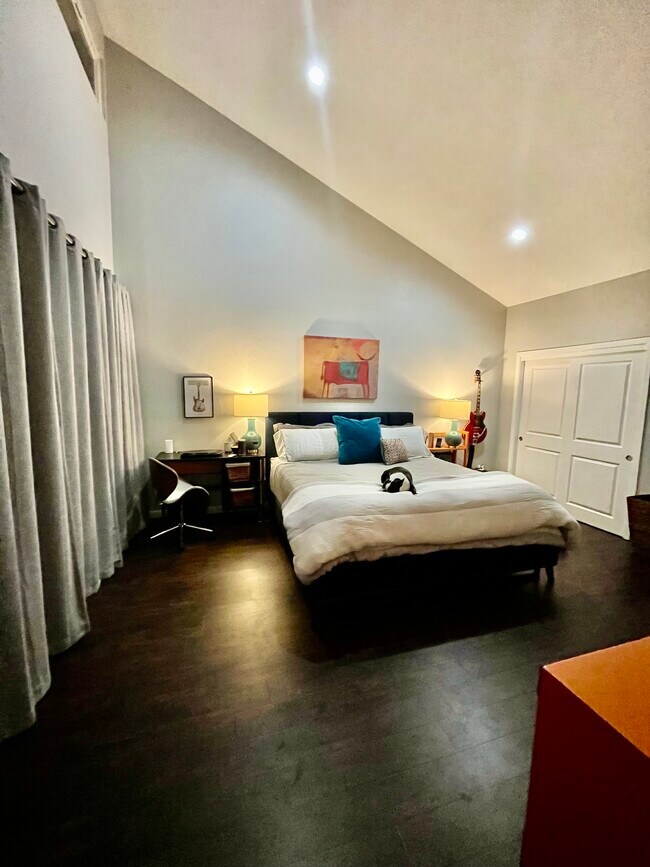 Building Photo - 4804 Greystone Dr