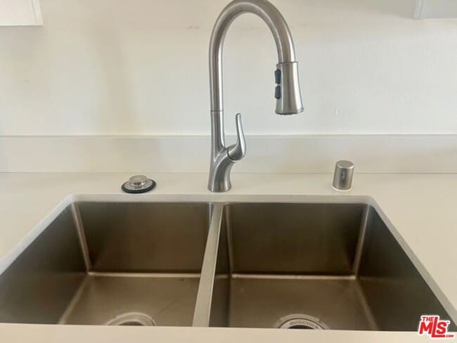 Building Photo - 4314 Marina City Dr