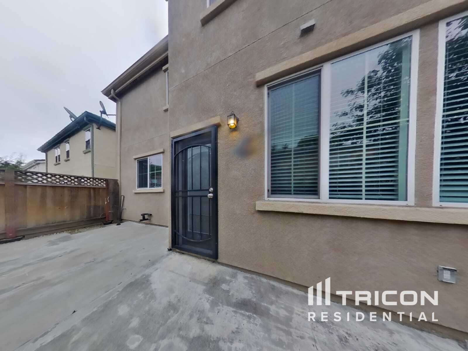 Building Photo - 1209 Halsey St