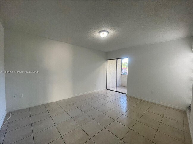 Building Photo - 10641 SW 108th Ave