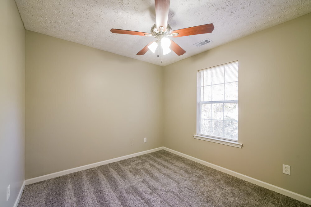 Building Photo - 5246 Kirk Dr