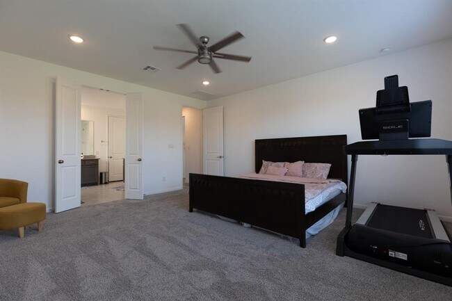Building Photo - 2332 Giona Pl