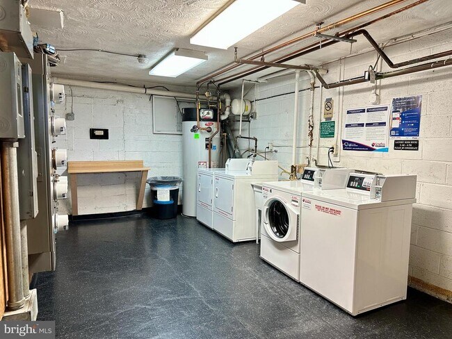 Building Photo - 3829 Hamilton St