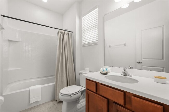 Building Photo - 301 Ballo Dr