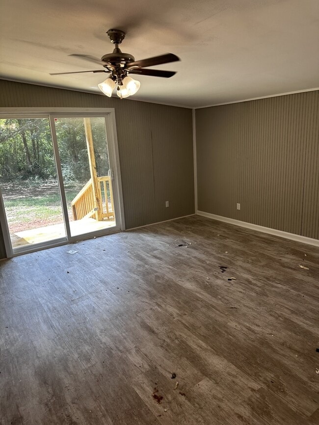 Building Photo - 3252 Colham Ferry Rd