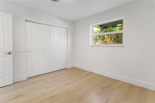 Building Photo - 5401 Fillmore St