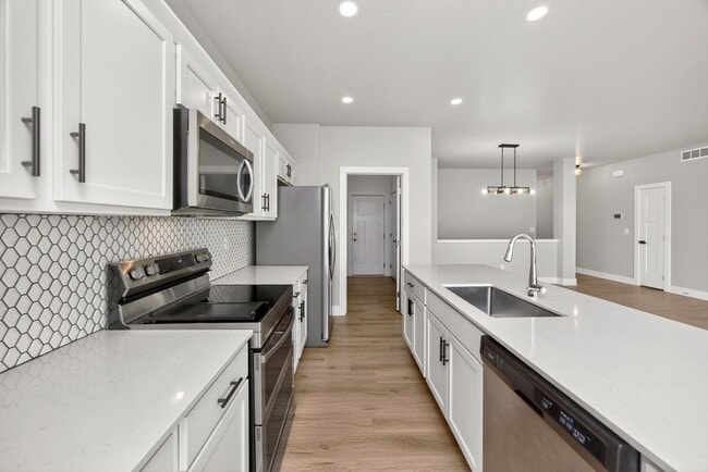 Building Photo - MODERN COMFORT!! 3 Bedroom, 2 Bathroom Home in Ankeny!