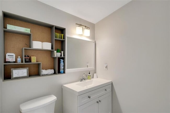 Building Photo - 1817 Hardman Ln