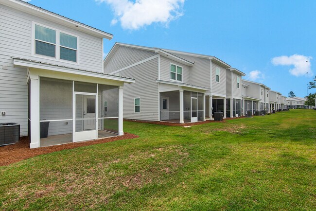 Building Photo - 384 Date Palm Ln