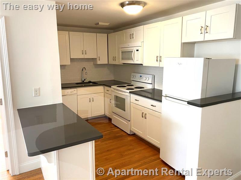 Building Photo - 134 Summer St