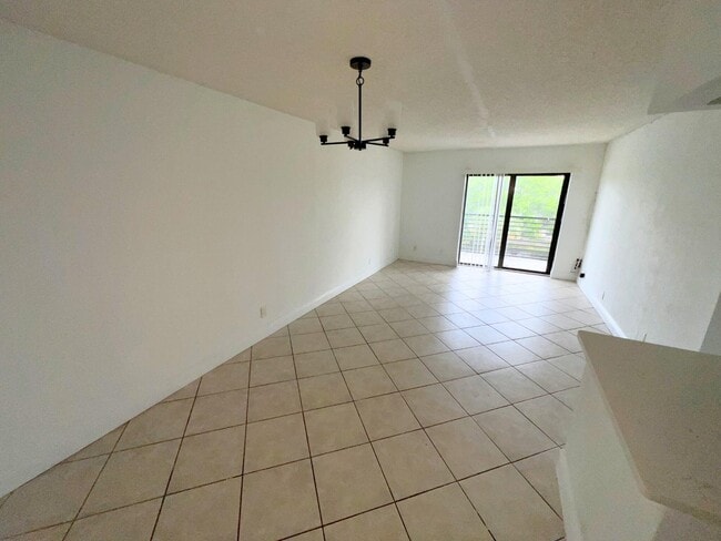 Building Photo - 3700 N Pine Island Rd