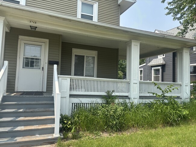 Building Photo - 1712 A Ave NE