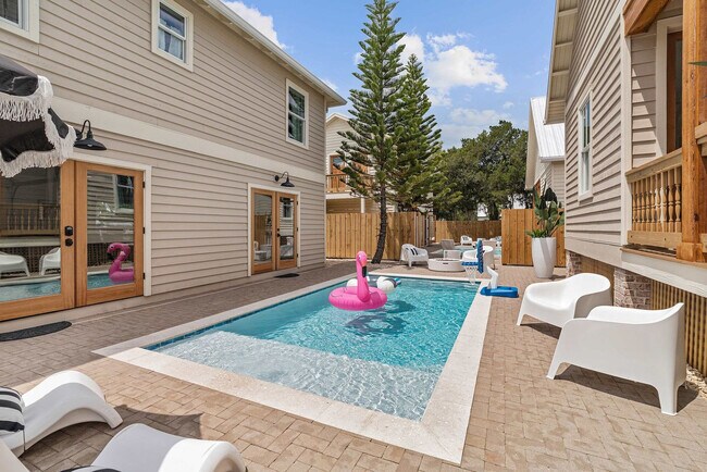 Building Photo - 28 W Castillo Dr