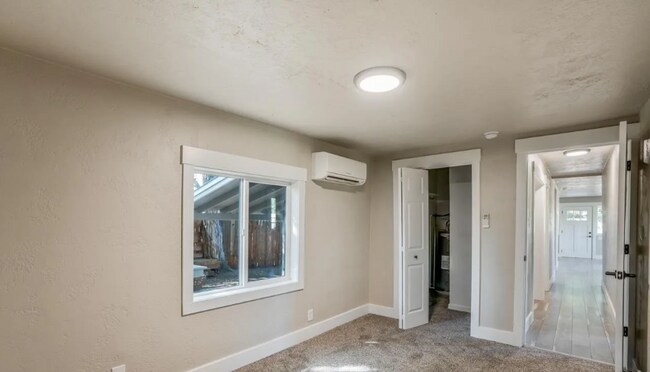 Building Photo - Charming Craftsman-Style Home in Boise 837...