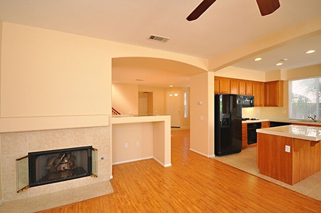 Building Photo - Spacious 5 Bedroom Family Home in Rancho del Oro!