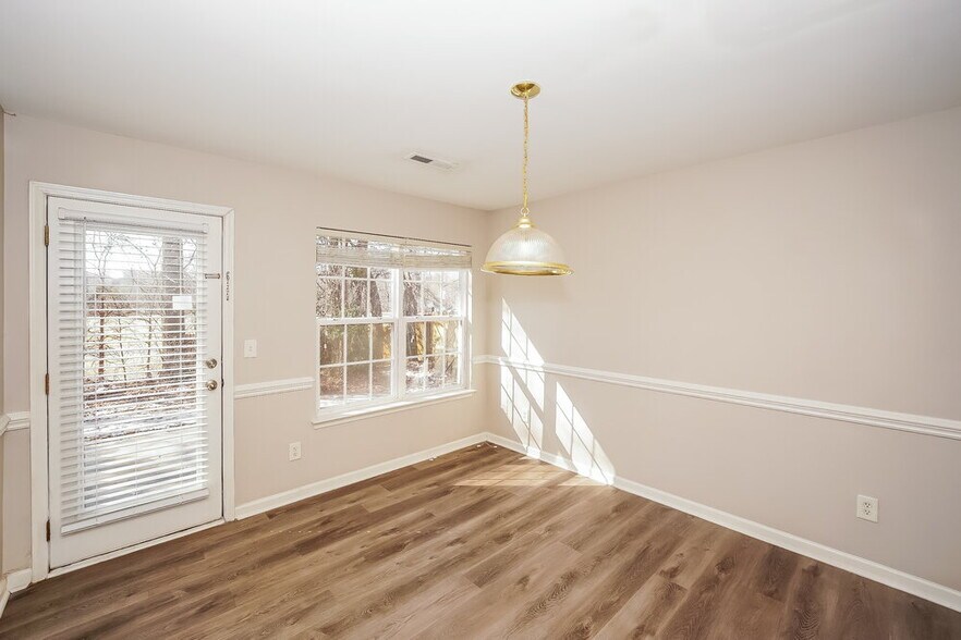 Building Photo - 1554 Kindred Cir NW