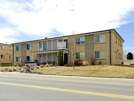 Primary Photo - Oak Street Apartments