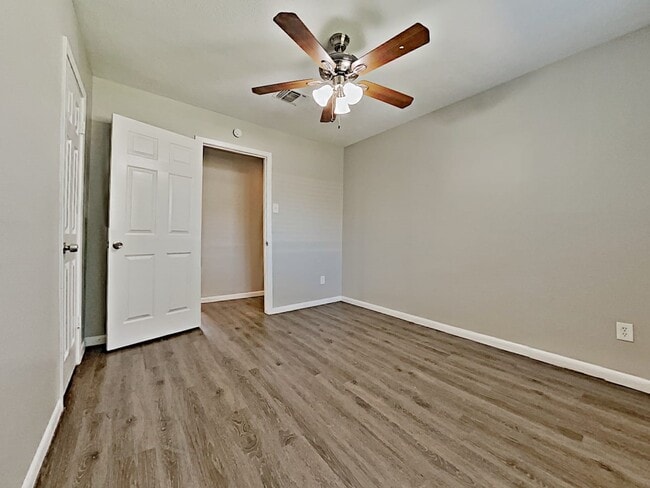 Building Photo - 2705 Coy Dr