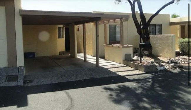 Primary Photo - Lovely Foothills Townhouse 2br/2bth $1,400...