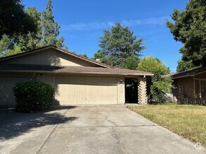 Building Photo - 5627 Passero Way
