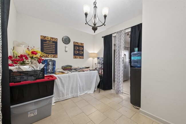 Building Photo - 10423 Permian Dr