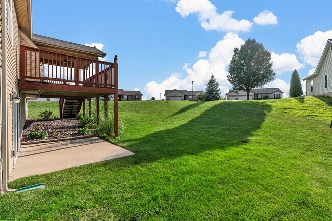 Building Photo - Spacious 3-Bed, 3-Bath Home in Wentzville