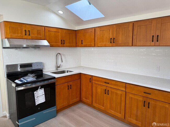 Building Photo - 258 Dorland St