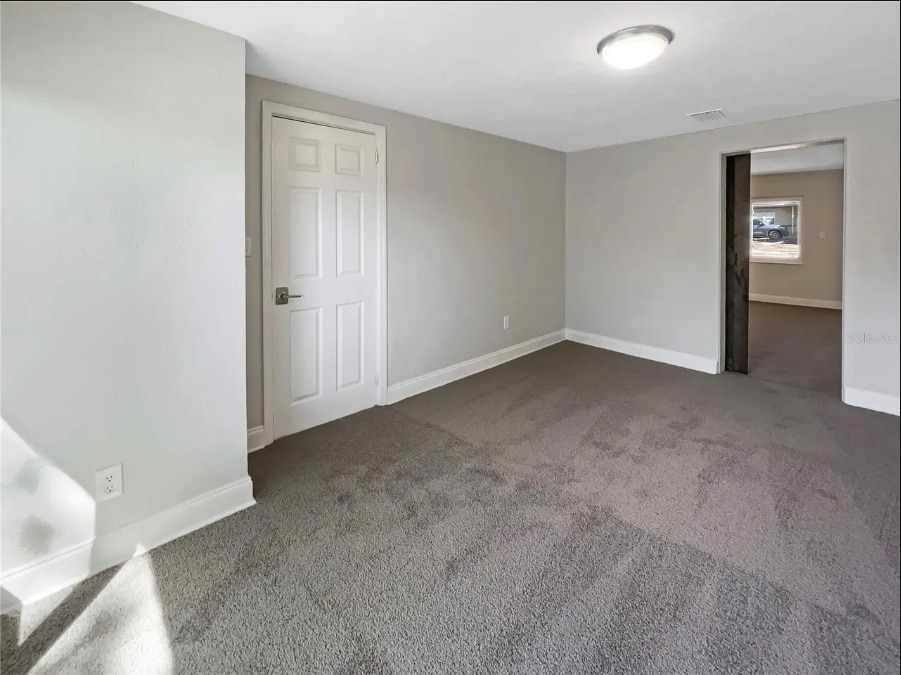 Building Photo - 370 E Waldo St