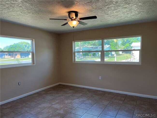 Building Photo - 35 S Lucille St