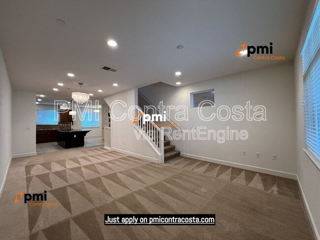 Building Photo - 5217 S Esprit Loop