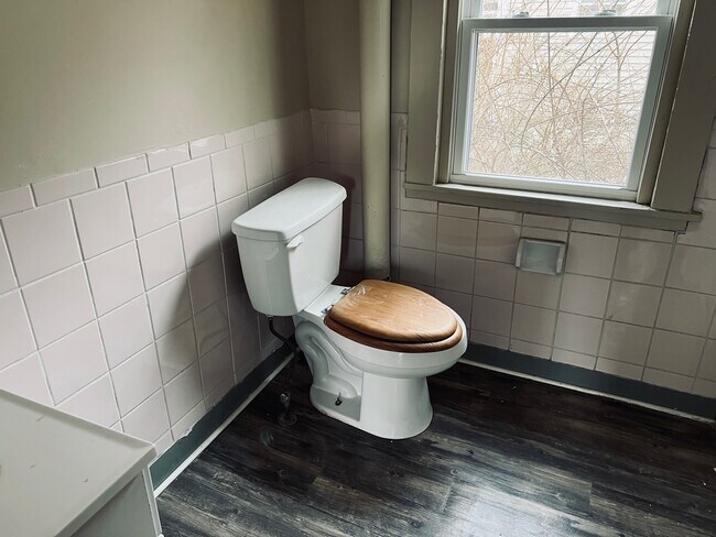 Building Photo - 1110 Franklin Ave