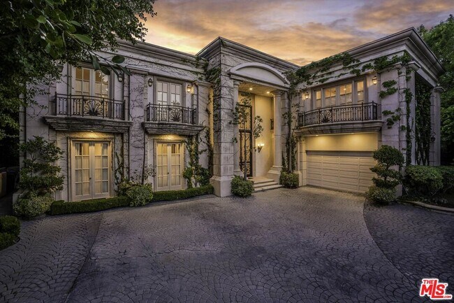 Building Photo - 9742 Wendover Dr