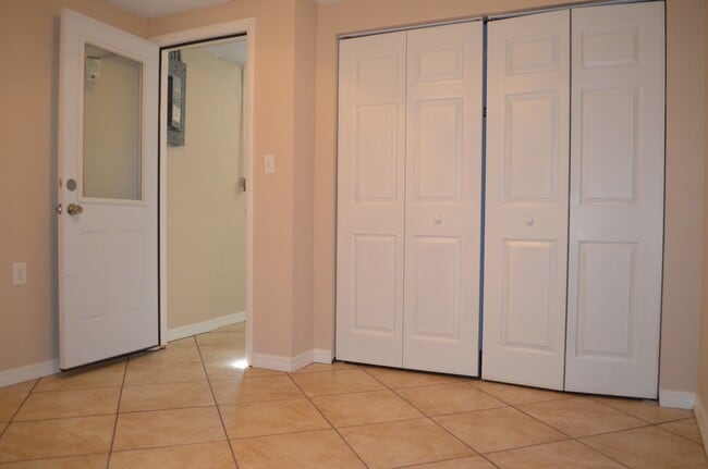 Building Photo - Beautiful 3 bedroom / 2 bath available!
