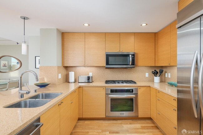 Building Photo - 330 Mission Bay Boulevard North