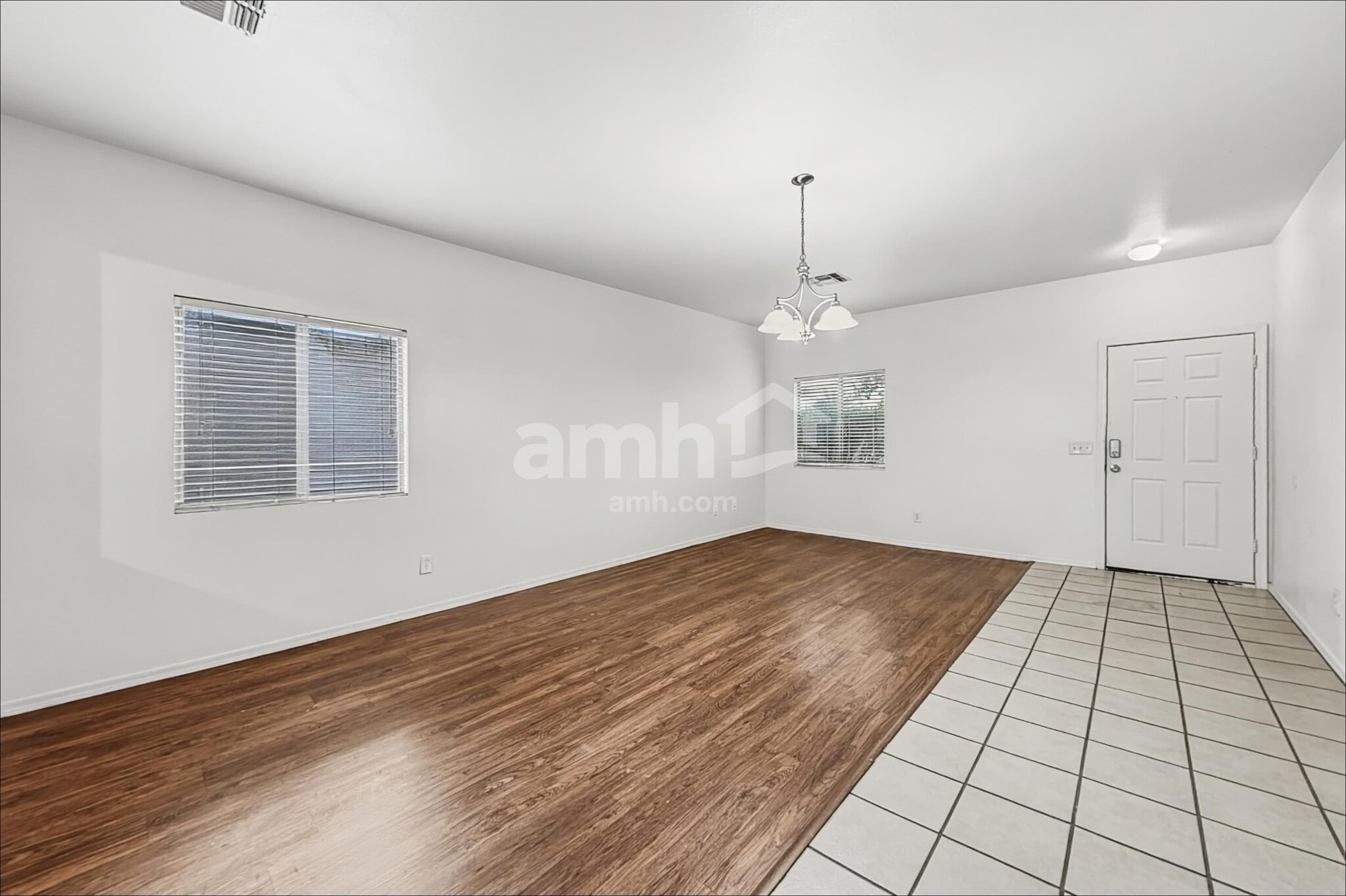 Building Photo - 5706 E Forge Cir