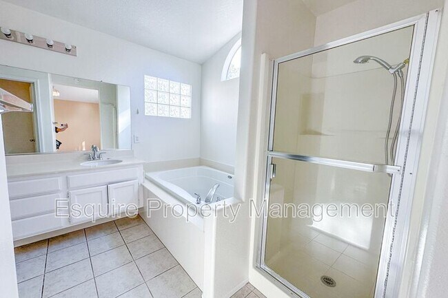 Building Photo - 93 Azusa Ave