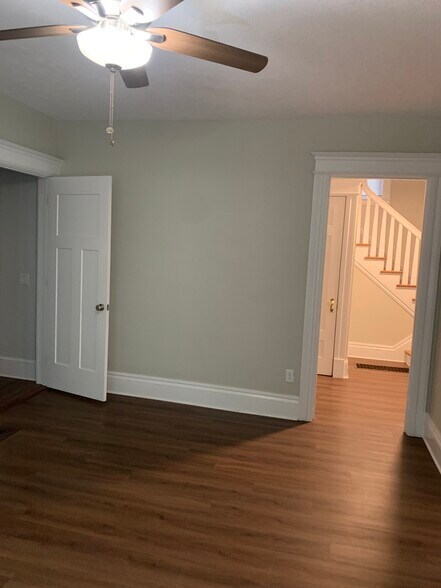 Building Photo - 152 Rosedale St