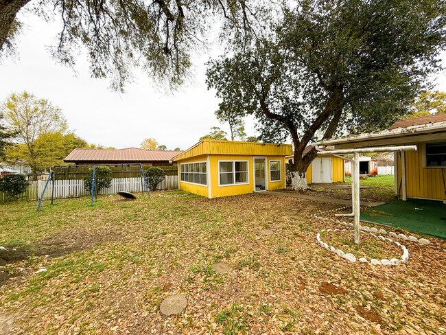 Building Photo - 4011 Dryden Rd