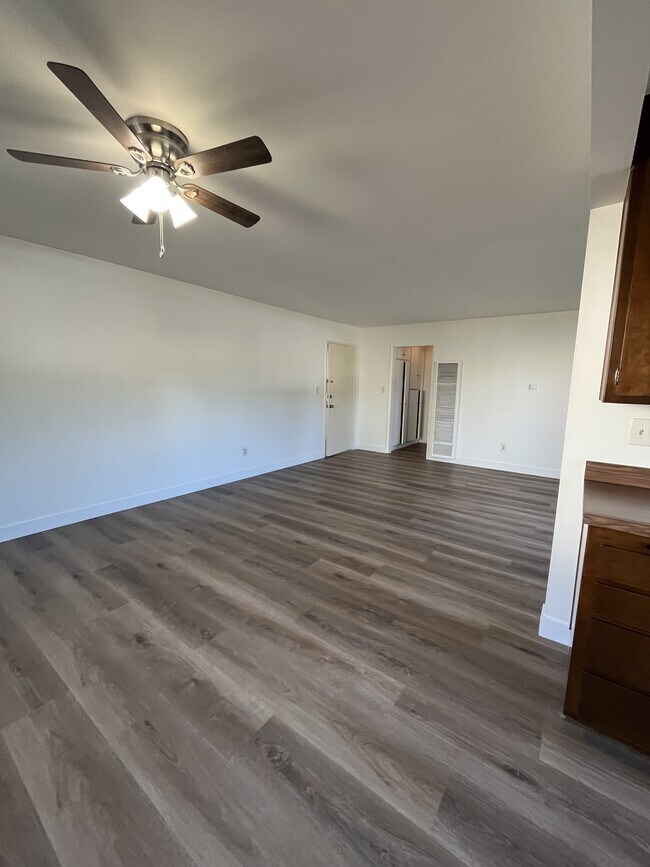 Building Photo - 5330 Driftwood St