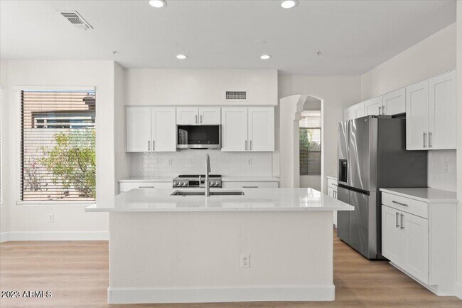 Building Photo - 10410 E Morning Star Dr