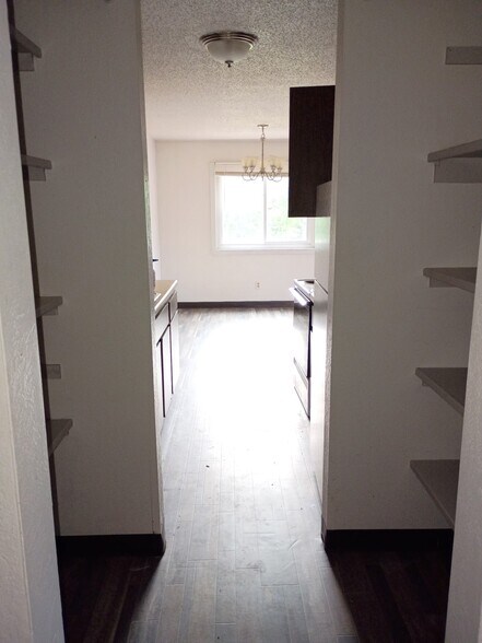 Building Photo - 207 9th Ave