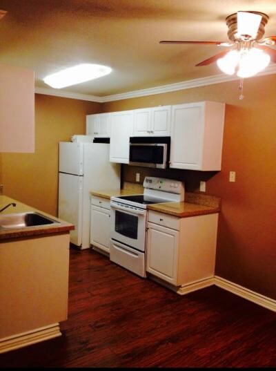 Building Photo - 1265 Kendall Dr