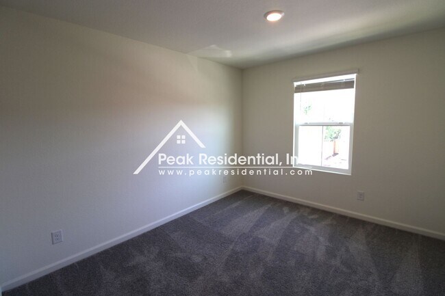 Building Photo - Brand New Rocklin 4bd/3ba House with 2 Car...
