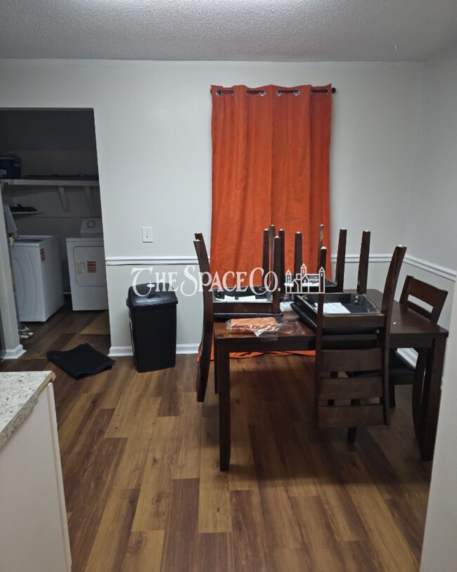 Building Photo - Fully Furnished Townhome — Move-In Ready in Summerville, SC