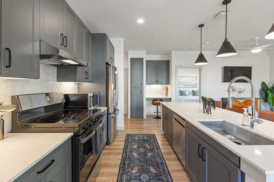 Building Photo - 1301 Leah Ave