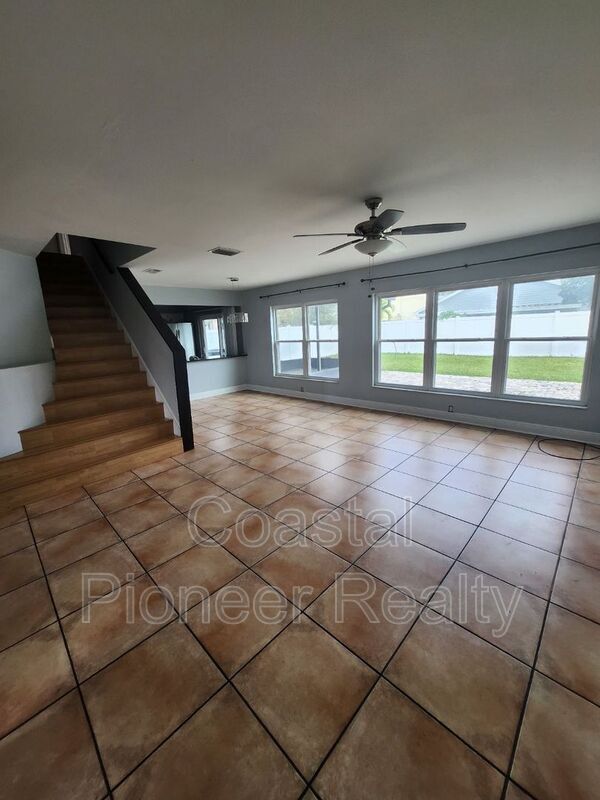 Building Photo - 10121 Sea spray Pl