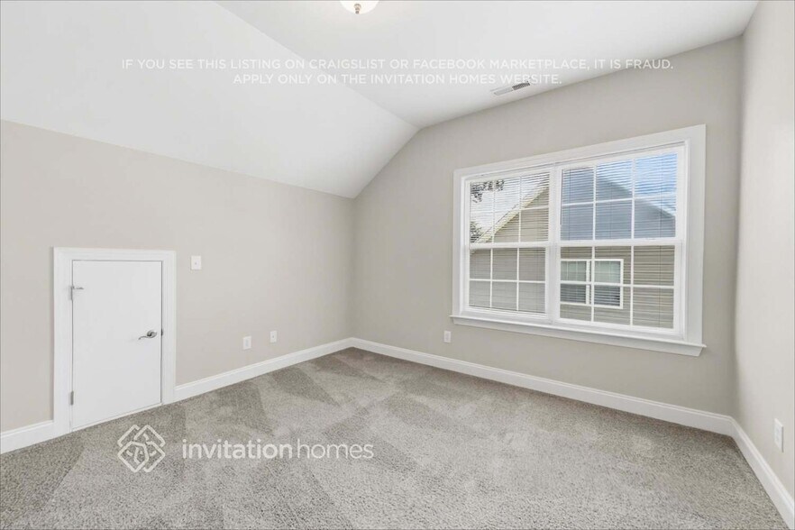 Building Photo - 8627 Ridgeline Ln