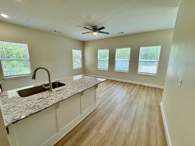 Building Photo - 700 E Johnson Ave