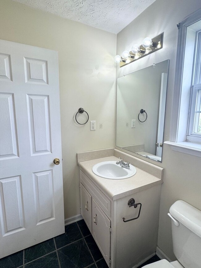 Building Photo - 726 Shetland Dr