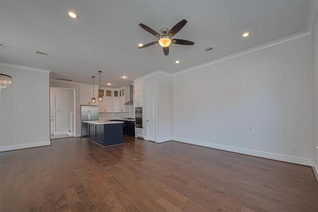 Building Photo - 1237 W 23rd St